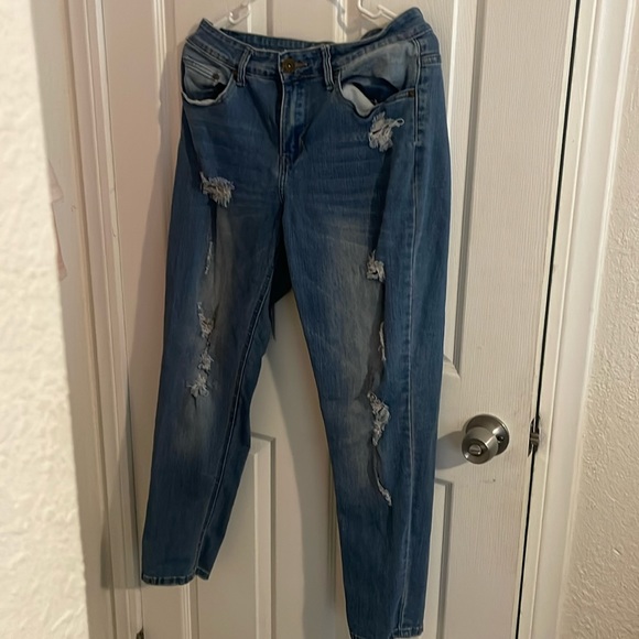 Women’s size 14 jeans intentionally distressed jeans For that shabby chic look! - Picture 1 of 3